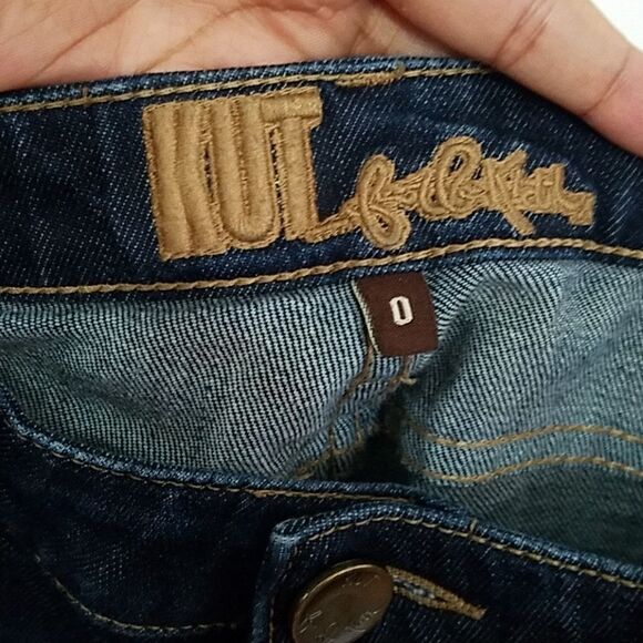 KUT from the Kloth Catherine boyfriend jeans - Picture 5 of 9